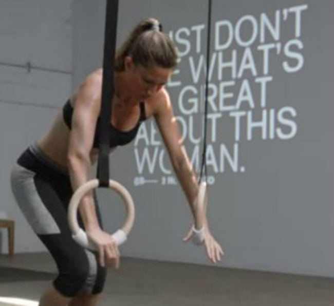Under Armour sorpassa Adidas. E arruola una rabbiosa Gisele. VIDEO