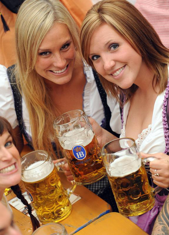 In 6 milioni all’Oktoberfest di Monaco: tutti pazzi per la birretta