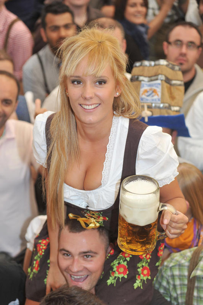 In 6 milioni all’Oktoberfest di Monaco: tutti pazzi per la birretta