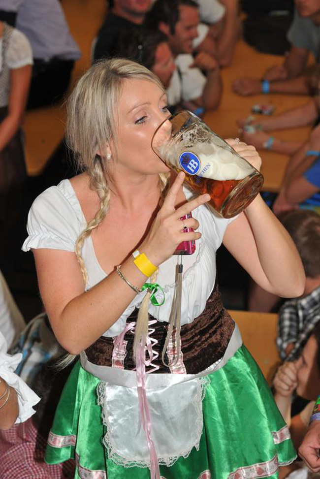 In 6 milioni all’Oktoberfest di Monaco: tutti pazzi per la birretta