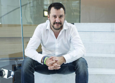 Lega, Salvini: “Se mezza tassa in più, a Roma con bastoni”