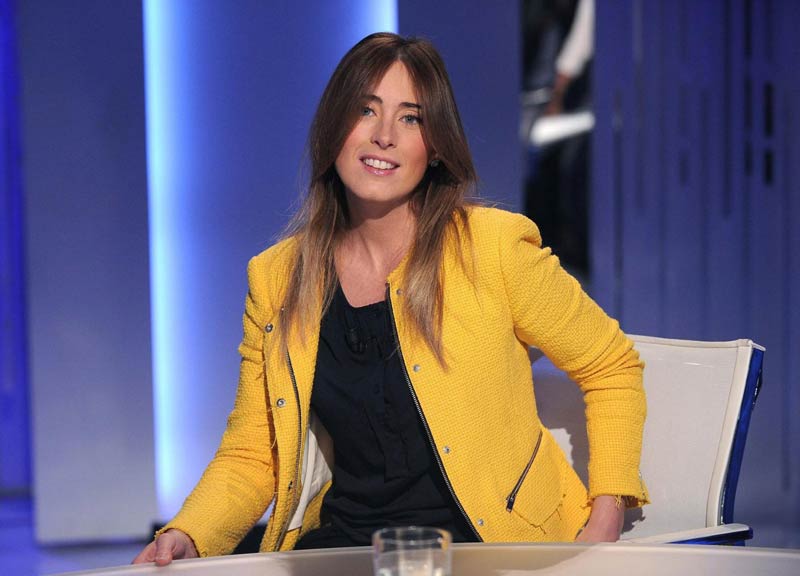Sfogo su Facebook: i capi preferiscono le belle. Il dirigente la sospende dal lavoro Sfogo su Facebook: i capi preferiscono le belle. Il dirigente la sospende dal lavoro