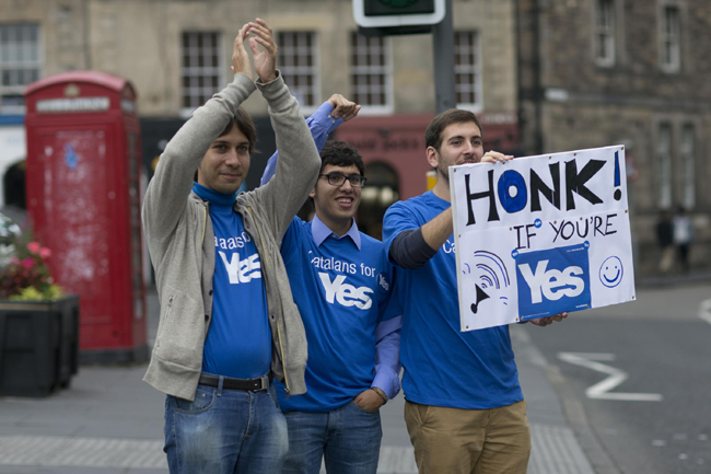 Guerriglia in Scozia dopo il referendum. Paura a Glasgow Guerriglia in Scozia dopo il referendum. Paura a Glasgow