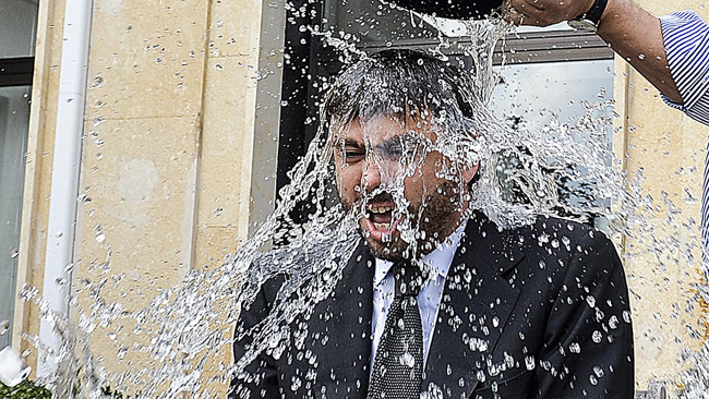 Muore dopo un ice bucket. Ecco che cosa è successo Muore dopo un ice bucket. Ecco che cosa è successo