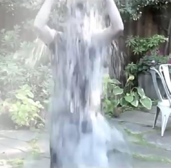 Muore dopo un ice bucket. Ecco che cosa è successo Muore dopo un ice bucket. Ecco che cosa è successo