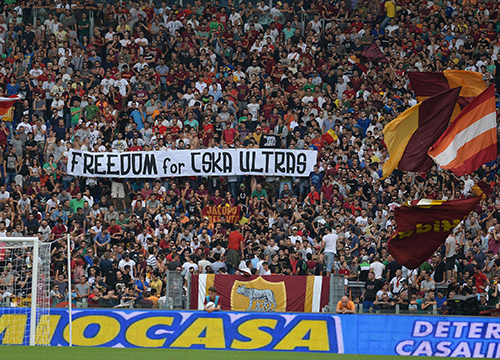 Florenzi, nonna vale una multa. E la Roma accelera. Lazio ko Florenzi, nonna vale una multa. E la Roma accelera. Lazio ko
