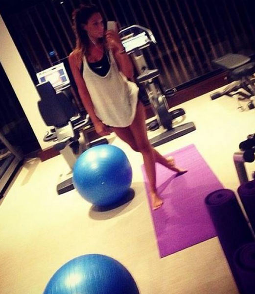 Nicole Minetti torna alle origini. Apre un centro dentistico a Roma