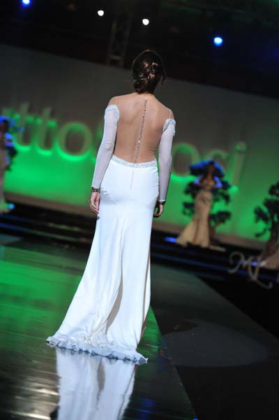 Nicole Minetti torna alle origini. Apre un centro dentistico a Roma