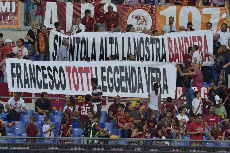 L’Olimpico con la febbre a 38-Totti. Il pupone: “Siete unici” L’Olimpico con la febbre a 38-Totti. Il pupone: “Siete unici”