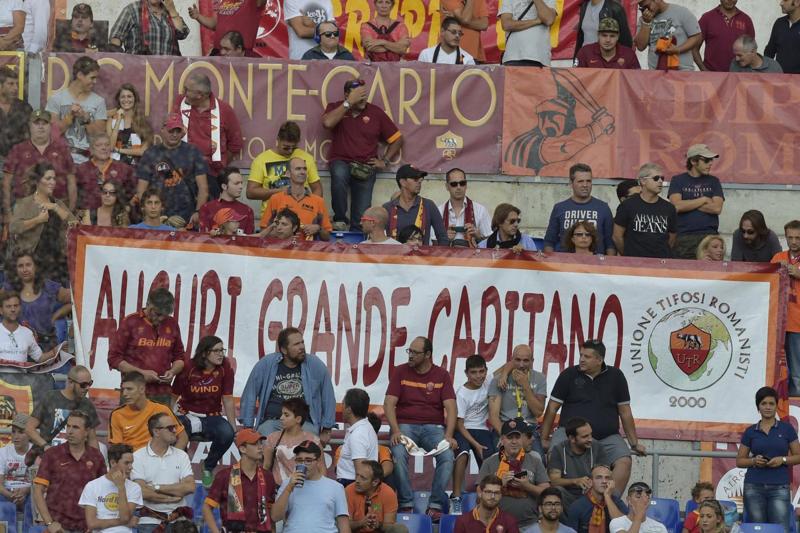 L’Olimpico con la febbre a 38-Totti. Il pupone: “Siete unici” L’Olimpico con la febbre a 38-Totti. Il pupone: “Siete unici”
