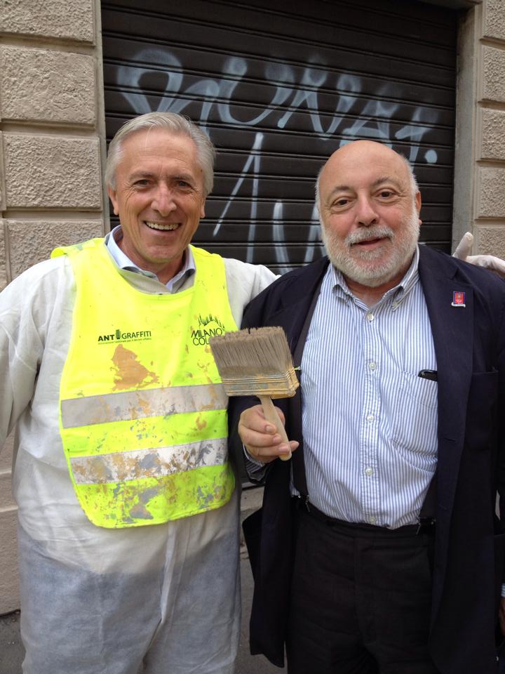 Progetto Antigraffiti in via Eustachi con il Rotary e Pisapia Progetto Antigraffiti in via Eustachi con il Rotary e Pisapia