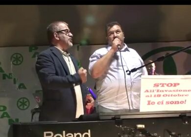 Maroni canta Va Pensiero con il tenore cieco. VIDEO