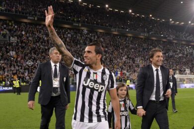 Bimbo con la maglia Tevez bloccato in tribuna. Malagò: inaccettabile