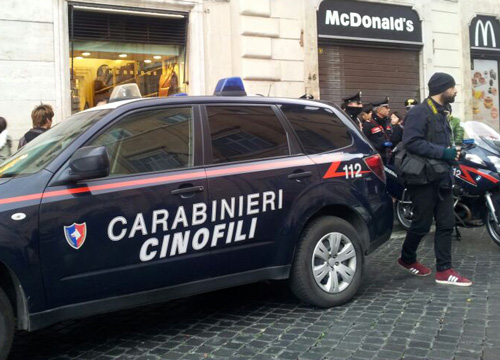 Centri commerciali evacuati a Milano e hinterland, chi ha inviato l’allarme bomba Centri commerciali evacuati a Milano e hinterland, chi ha inviato l’allarme bomba