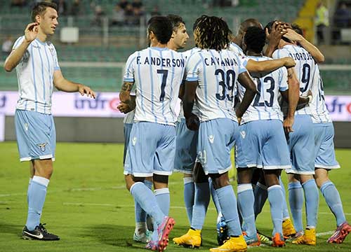 La Lazio ritrova il campionato: 4-0. A Palermo si gioca… anche in campo La Lazio ritrova il campionato: 4-0. A Palermo si gioca… anche in campo