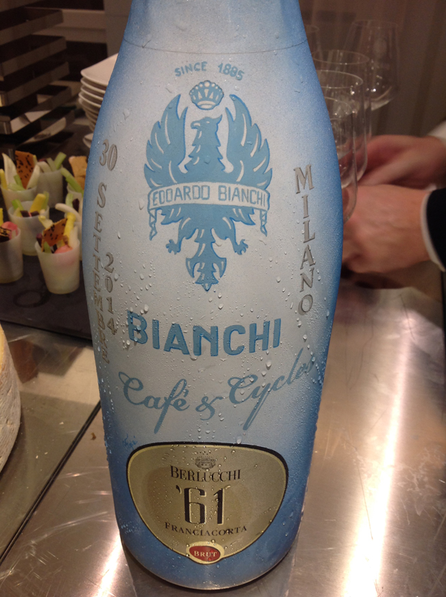 Aperto a Milano “Bianchi Cafè & Cycles” è il primo in Italia Aperto a Milano “Bianchi Cafè & Cycles” è il primo in Italia