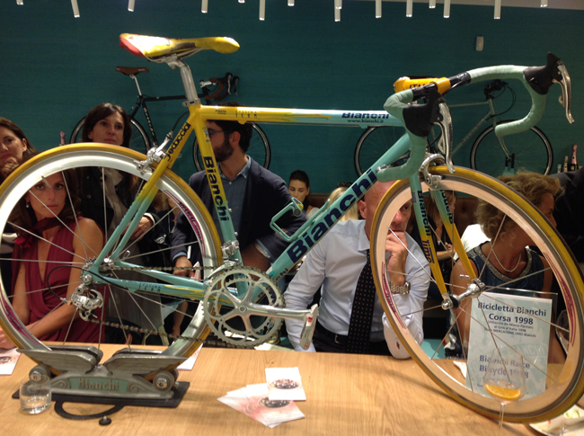 Aperto a Milano “Bianchi Cafè & Cycles” è il primo in Italia Aperto a Milano “Bianchi Cafè & Cycles” è il primo in Italia