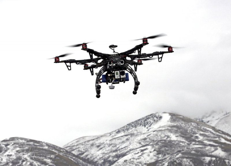 Un drone val bene una borsa di studio. A un romano il primo premio in Italia Un drone val bene una borsa di studio. A un romano il primo premio in Italia