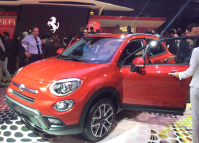 La famiglia 500 si allarga. Fiat lancia il crossover