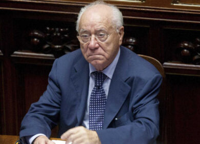 Colucci (Ncd): “Altro che esodo. Io sono amico di Silvio e non mi ha chiamato…”