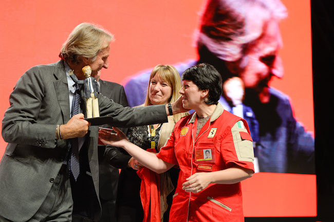 Luca di Montezemolo commosso saluta le donne e gli uomini della Ferrari Luca di Montezemolo commosso saluta le donne e gli uomini della Ferrari
