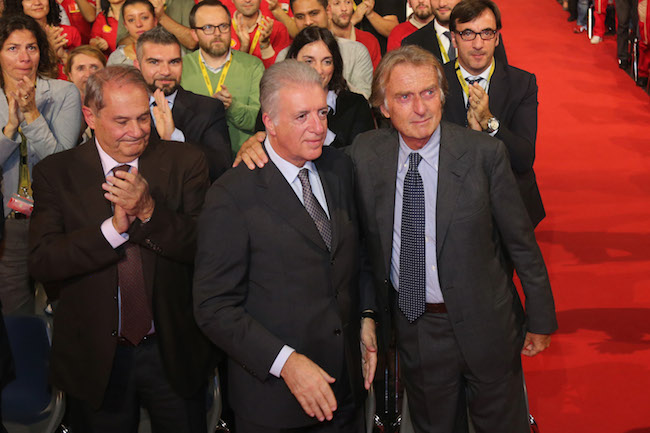 Luca di Montezemolo commosso saluta le donne e gli uomini della Ferrari Luca di Montezemolo commosso saluta le donne e gli uomini della Ferrari