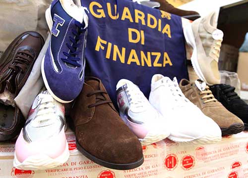 Hogan e Adidas low cost. “55mila, tutte false” Hogan e Adidas low cost. “55mila, tutte false”