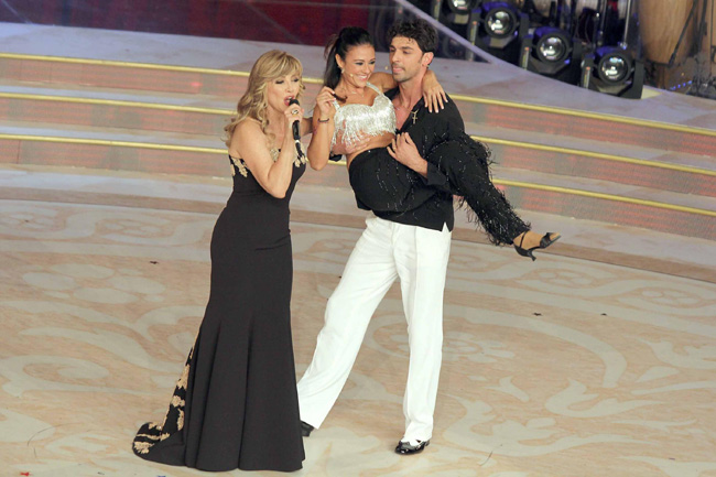 Ballando con le stelle: Giusy Versace perde la protesi durante l’esibizione Ballando con le stelle: Giusy Versace perde la protesi durante l’esibizione