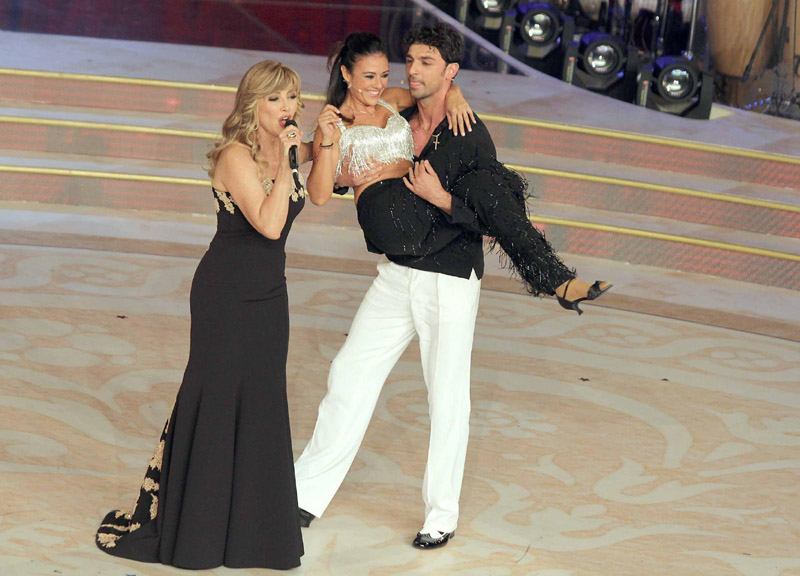 Ballando con le stelle: Giusy Versace perde la protesi durante l’esibizione Ballando con le stelle: Giusy Versace perde la protesi durante l’esibizione