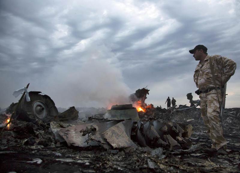 Aereo malese abbattuto, gli 007 tedeschi: missile sparato dai filorussi