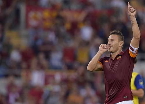 Rigore per la Juve. L’Olimpico se la ride. Steso il Chievo, Roma con la testa al Bayern