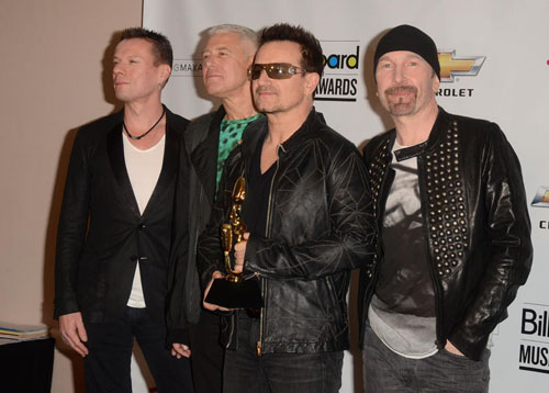Bono Vox e gli occhiali da sole: “Sono malato da vent’anni” Bono Vox e gli occhiali da sole: “Sono malato da vent’anni”