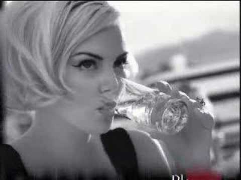 Martini torna on air con Begin Desire. Riguarda tutti i bellissimi del brand Martini torna on air con Begin Desire. Riguarda tutti i bellissimi del brand