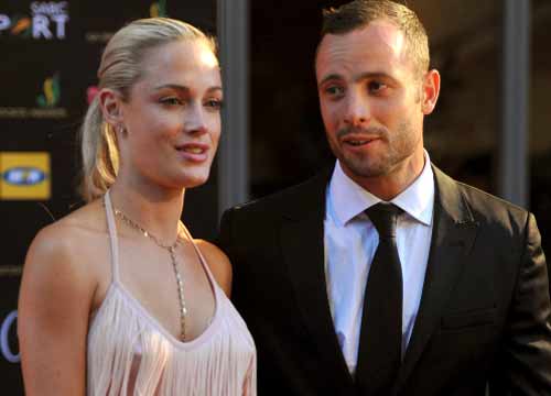 Pistorius, la madre di Reeva: “Non hanno mai fatto sesso, lei lo voleva lasciare” Pistorius, la madre di Reeva: “Non hanno mai fatto sesso, lei lo voleva lasciare”