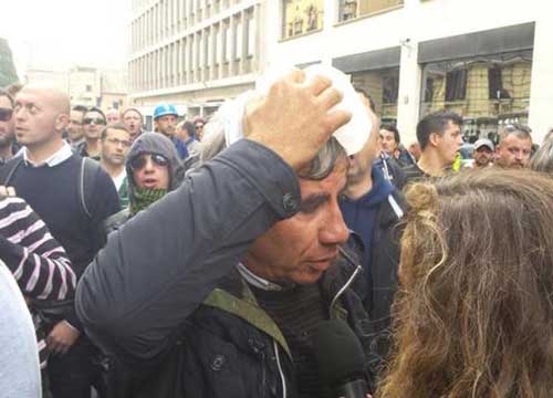 Scontri tra polizia e operai Thyssen. Landini guida l’ira metalmeccanica: “Governo chiarisca”