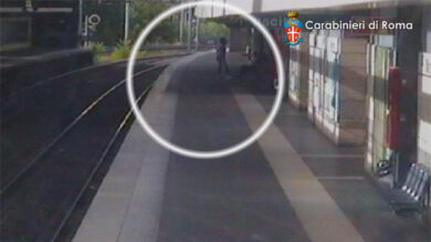 Calci pugni e morsi in metro. Fermata la “teen gang”