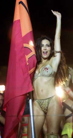 Ali Agca va sull’Isola dei Famosi. E il Papa lo battezza in Turchia Ali Agca va sull’Isola dei Famosi. E il Papa lo battezza in Turchia