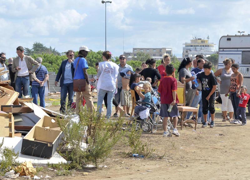 Campo rom “La Barbuta” un lager. L’Europa pronta alle sanzioni Campo rom “La Barbuta” un lager. L’Europa pronta alle sanzioni