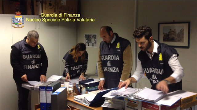 Fidejussioni col trucco. Arresti di imprenditori Fidejussioni col trucco. Arresti di imprenditori