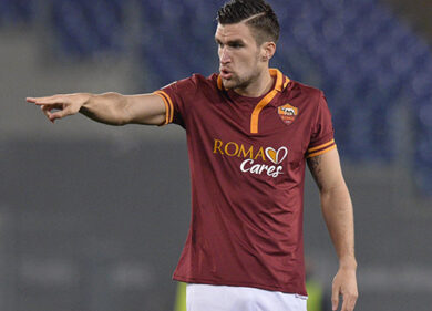 Manutd, Van Gaal valuta il ginocchio di Strootman per gennaio
