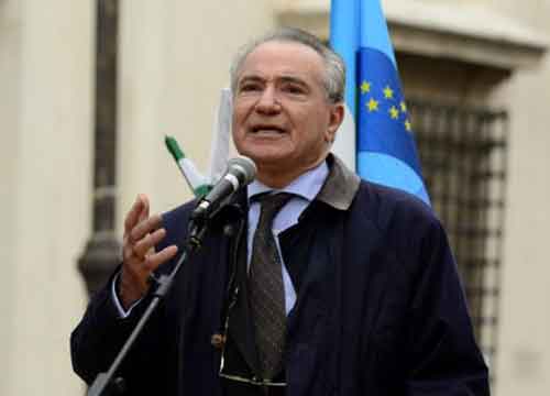 La cultura “le suona al Governo”. L’Opera in piazza: “Massacrati” La cultura “le suona al Governo”. L’Opera in piazza: “Massacrati”