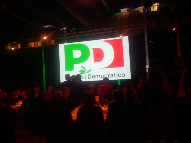 Niente risotto per i volontari della cena vip. Dove è finito Pisapia? Inside Niente risotto per i volontari della cena vip. Dove è finito Pisapia? Inside