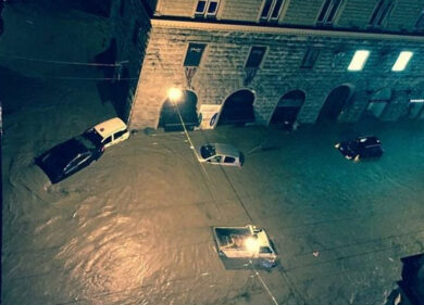 Alluvione in Liguria, 2 morti a Lievi. A Chiavari arriva l’esercito