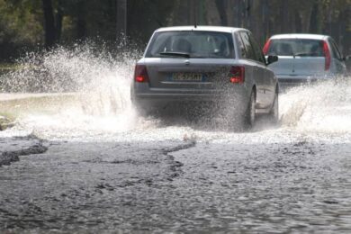 Esondano Seveso e Lambro, evacuata comunità di don Mazzi