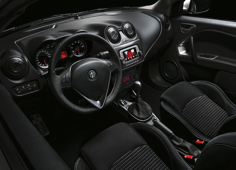 Alfa Romeo MiTo Junior puro divertimento di guida Alfa Romeo MiTo Junior puro divertimento di guida