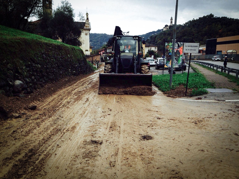 A Genova e Savona frane ed allagamenti. Esonda il Seveso a Milano A Genova e Savona frane ed allagamenti. Esonda il Seveso a Milano