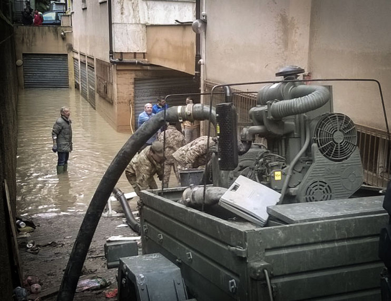 A Genova e Savona frane ed allagamenti. Esonda il Seveso a Milano A Genova e Savona frane ed allagamenti. Esonda il Seveso a Milano