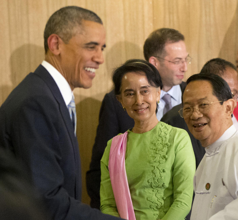 Obama incontra Aung Suu Kyi: “La democrazia non è irreversibile”