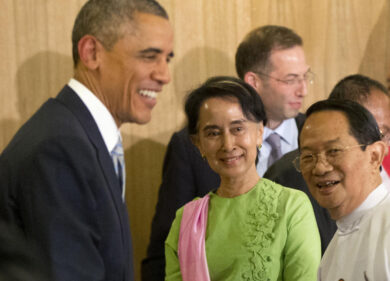 Obama incontra Aung Suu Kyi: “La democrazia non è irreversibile”