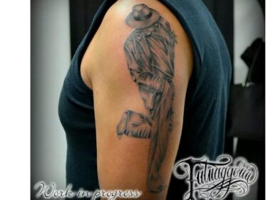 Si tatua Celentano sul braccio e il molleggiato lo ringrazia